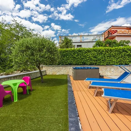 Relax Derossi 2 קריקווניצה