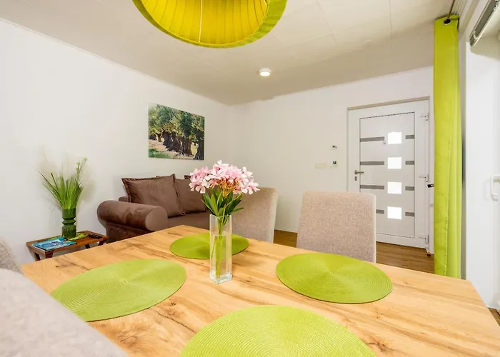 Relax Derossi 2 קריקווניצה